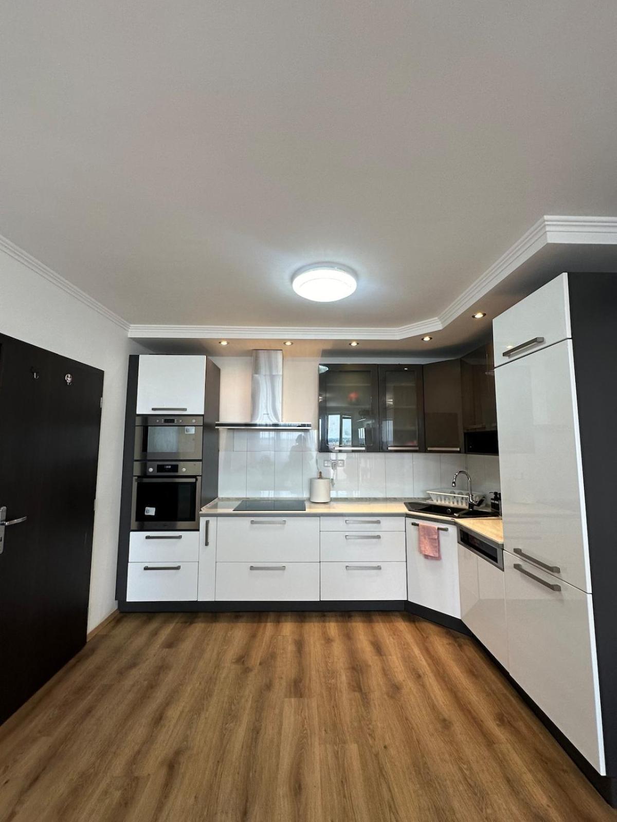 Apartamento High Rise Cozy 2brd Flat *