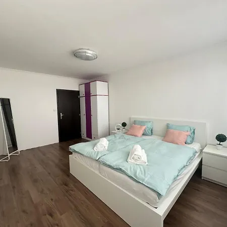 High Rise Cozy 2Brd Flat Apartment Prague Exterior photo