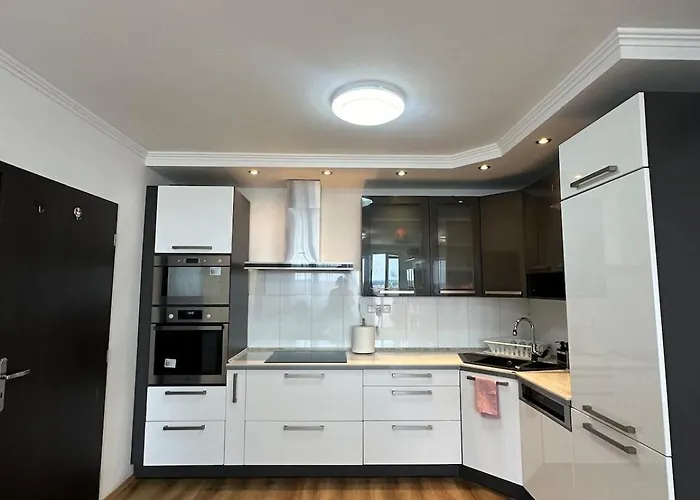 High Rise Cozy 2Brd Flat